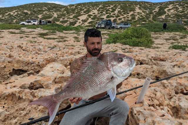 Vivere di pesca e musica girando l'Australia con un camper: � la storia di Nunzio